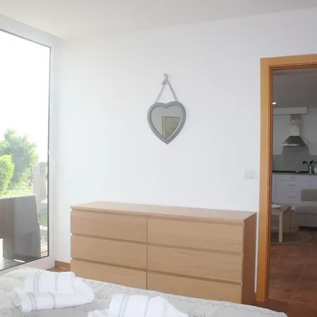 Lugar Dos Louros 2 公寓