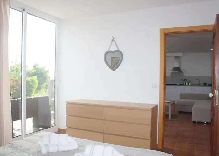 Lugar Dos Louros 2 דירה