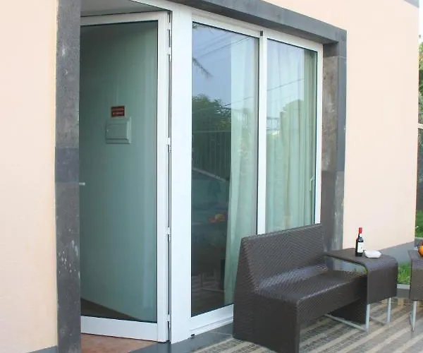 Lugar Dos Louros 2 * Estreito Da Calheta